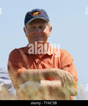 Amerikanischer Golfspieler Jack Nicklaus sieht auf den ersten offiziellen Praxis Tag am Old Course von St. Andrews auf Dienstag, den 12. Juli 2005 (UPI Foto/Hugo Philpott) Stockfoto