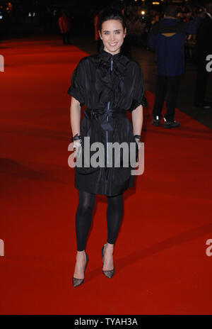 Die amerikanische Schauspielerin Jennifer Connelly besucht die Europäische Premiere von 'Blood Diamond' im Odeon, Leicester Square in London am 23. Januar 2007. (UPI Foto/Rune Hellestad) Stockfoto