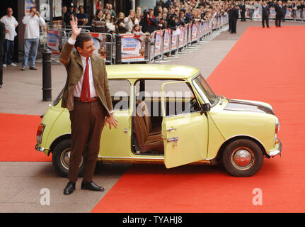 Der britische Schauspieler Rowan Atkinson besucht die Premiere von "Mr. Bean macht Ferien" im Odeon, Leicester Square in London am 25. März 2007. (UPI Foto/Rune Hellestad) Stockfoto