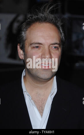 Der britische Regisseur/Produzent Sam Mendes betreut ein Screening von "Dinge, die wir im Feuer' an der London Film Festival im Odeon West End in London am 24. Oktober 2007 verloren. (UPI Foto/Rune Hellestad) Stockfoto