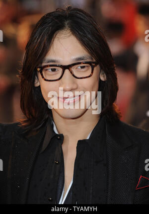 Koreanische Schauspieler/Sänger Regen besucht die Premiere von "Speed Racer" im Empire, Leicester Square in London am 29. April 2008. (UPI Foto/Rune Hellestad) Stockfoto