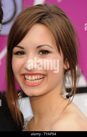 Die amerikanische Sängerin und Schauspielerin Demi Lovato besucht die Europäische Premiere von "Camp Rock" in der Royal Festival Hall in London am 10. September 2008. (UPI Foto/Rune Hellestad) Stockfoto