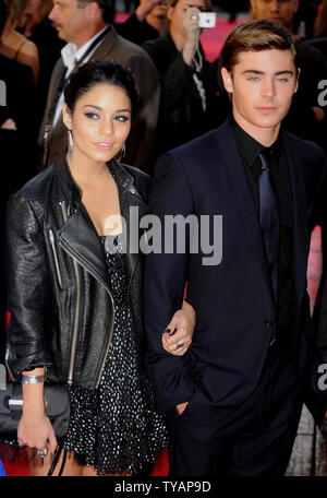 Die amerikanische Schauspielerin Vanessa Hudgens und Schauspieler Zac Efron Besuchen die Premiere von "High School Musical 3: Senior Year" im Empire, Leicester Square in London am 7. Oktober 2008. (UPI Foto/Rune Hellestad) Stockfoto