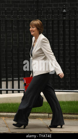 Harriet Harman, stellvertretender Fraktionsvorsitzender der Labour-Partei, Blätter Nr. 10 Downing St. Nach der Teilnahme an der wöchentlichen Kabinettssitzungen am 5. Mai 2009 in London. Premierminister Gordon Brown's Führung ist unter Druck nach einer Reihe von Undichtigkeiten von anderen Minister. (UPI Foto/Hugo Philpott) Stockfoto