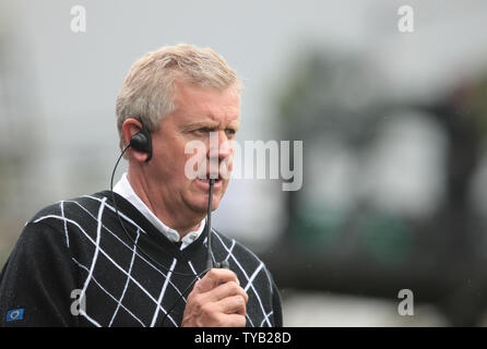 Das Team Europa Kapitän Colin Montgomerie am zweiten Tag der Ryder Schale 2010 im Celtic Manor Resort in Newport, Wales am 02 Oktober 2010. UPI/Hugo Philpott Stockfoto