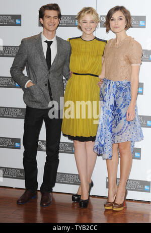 Der britische Schauspieler Andrew Garfield, Schauspielerinnen Carey Mulligan und Keira Knightley ein Fotoshooting für "Never Let Me Go" bei Vue, Leicester Square in London am 13. Oktober 2010 teilnehmen. UPI/Rune Hellestad Stockfoto