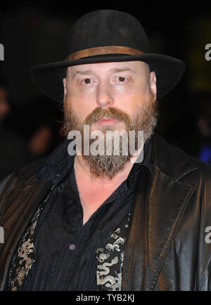 Der amerikanische Schriftsteller Warren Ellis besucht die Premiere von 'Rot' in der Royal Festival Hall in London am 19. Oktober 2010. UPI/Rune Hellestad Stockfoto