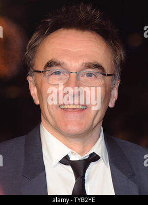 Der britische Regisseur Danny Boyle besucht die Premiere von "127 Stunden" im Odeon, Leicester Square in London am 28. Oktober 2010. UPI/Rune Hellestad Stockfoto