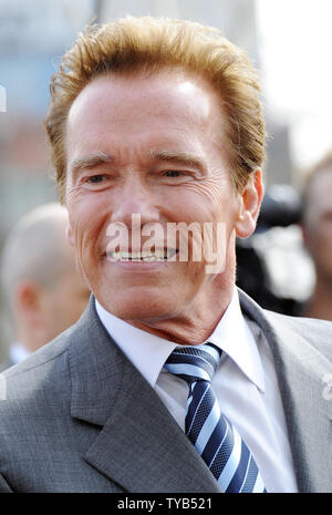 Österreichisch-amerikanische Schauspieler/Politiker Arnold Schwarzenegger Besucht eine Foto Aufruf für "Barclay's Fahrradverleih" im Rathaus in London am 31. März 2011. UPI/Rune Hellestad Stockfoto