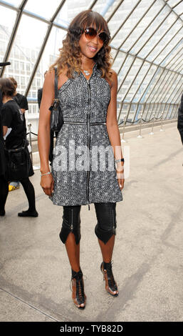 Britische Modell Naomi Campbell besucht Topshop einzigartigen Laufsteg Frühjahr/Sommer 2012 zeigen auf der Fashion Week in London am 18. September 2011. UPI/Rune Hellestad Stockfoto