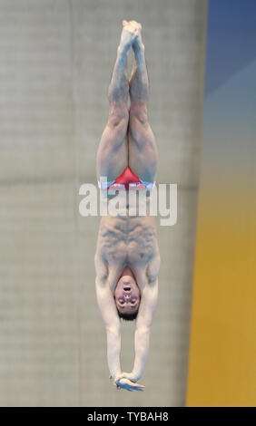 Ein Mitglied der USA Olympic Diving Team nimmt Teil an der 18. Fina Diving World Cup in London 2012 Aquatics Center in Stratford, London am Freitag, den 24. Februar 2012. UPI/Hugo Philpott Stockfoto