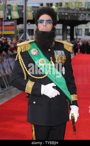 Englisch Schauspieler Sacha Baron Cohen als Admiral Allgemeine Aladeen besucht die Weltpremiere von "Der Diktator" in der Royal Festival Hall in London am 10. Mai 2012. UPI/Paul Treadway Stockfoto