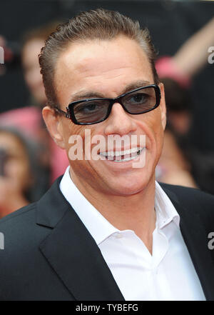 Belgischen Schauspieler Jean Claude Van Damme besucht die UK-Premiere von "Die Verschleißteile 2' im Empire Leicester Square in London am 13. August 2012. UPI/Paul Treadway.. Stockfoto
