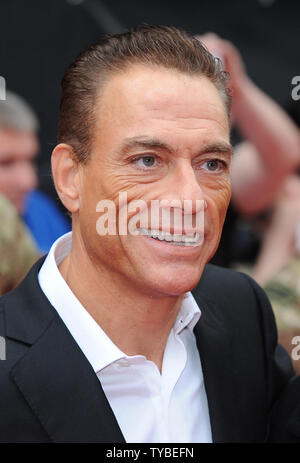 Belgischen Schauspieler Jean Claude Van Damme besucht die UK-Premiere von "Die Verschleißteile 2' im Empire Leicester Square in London am 13. August 2012. UPI/Paul Treadway.. Stockfoto