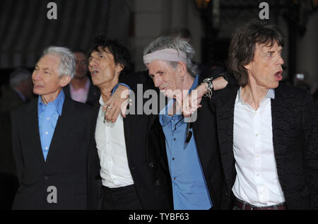 Charlie Watts, Ronnie Wood, Keith Richards und Mick Jagger von der englischen Band The Rolling Stones besuchen die Premiere von "Crossfire Hurricane' während des 56. BFI London Film Festival, das Odeon Leicester Square in London am 18. Oktober 2012. UPI/Paul Treadway.. Stockfoto