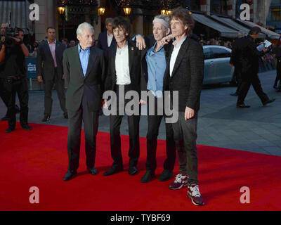 Charlie Watts, Ronnie Wood, Keith Richards und Mick Jagger von der englischen Band The Rolling Stones besuchen die Premiere von "Crossfire Hurricane' während des 56. BFI London Film Festival, das Odeon Leicester Square in London am 18. Oktober 2012. UPI/Paul Treadway.. Stockfoto
