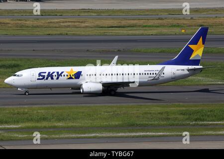 Tokyo, Japan - 22. Mai 2014: Skymark Airlines Boeing 737-800 Tokyo Haneda (HND) in Japan. | Verwendung weltweit Stockfoto