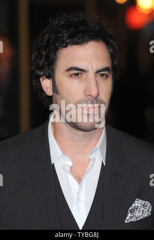 Englisch Schauspieler Sacha Baron Cohen besucht die Weltpremiere von "Les Miserables" im Odeon Leicester Square in London am 5. Dezember 2012. UPI/Paul Treadway Stockfoto