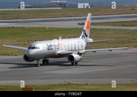 Osaka, Japan - 24. Mai 2014: Jetstar Japan Flugzeug Airbus A320 am Flughafen Osaka (KIX) in Japan. | Verwendung weltweit Stockfoto