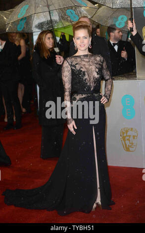 Die amerikanische Schauspielerin Amy Adams an der EE-British Academy Film Awards 2013 am Royal Opera House in London, die am 10. Februar, 2013. UPI/Paul Treadway Stockfoto