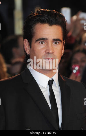 Irische Schauspieler Colin Farrell nimmt an der 57. Tagung der London Film Festival Closing Night Gala Weltpremiere von kaputtsparen redet Herr Banken bei der Odeon Leicester Square in London am 20. Oktober 2013. UPI/Paul Treadway Stockfoto