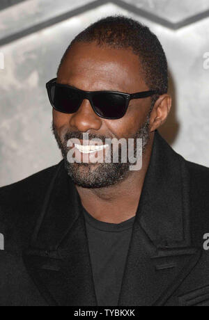 Englisch Schauspieler Idris Elba besucht die Weltpremiere von 'Thor: Die dunkle Welt' im Odeon am Leicester Square in London am 22. Oktober 2013. UPI/Paul Treadway Stockfoto