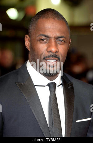 Englisch Schauspieler Idris Elba besucht die Royal film Performance von 'Mandela: Langer Weg in die Freiheit" im Odeon Leicester Square in London am 5. Dezember 2013. UPI/Paul Treadway Stockfoto