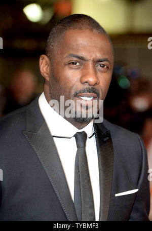 Englisch Schauspieler Idris Elba besucht die Royal film Performance von 'Mandela: Langer Weg in die Freiheit" im Odeon Leicester Square in London am 5. Dezember 2013. UPI/Paul Treadway Stockfoto