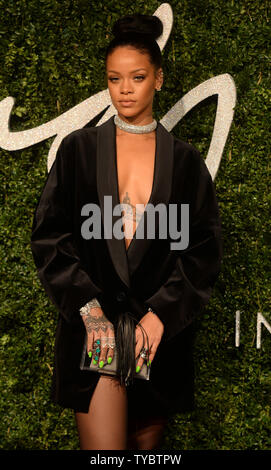 Barbados - amerikanische Sängerin Rihanna besucht die "British Fashion Awards" am Kolosseum in London am 1. Dezember 2014. UPI/Rune Hellestad Stockfoto