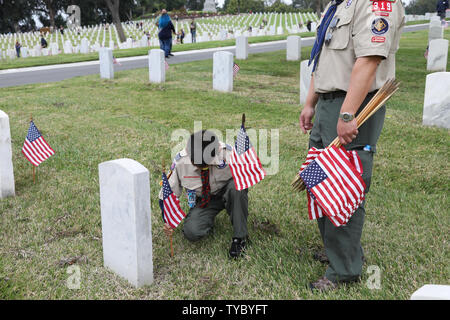 Scout Memorial Day Flag Placement Zeremonie zu Ehren der Veteranen am Los Angeles National Friedhof am 25. Mai 2019. Tausende von Pfadfindern und Pfadfinderinnen beteiligt und legte 88.000 amerikanische Flaggen auf die Gräber der Veteranen im Tribut für Memorial Day. Mit: Atmosphäre, In: Los Angeles, Kalifornien, Vereinigte Staaten, wenn: 25. Mai 2019 Credit: Sheri Determan/WENN.com Stockfoto