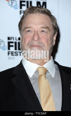 Amerikanische Schauspieler John Goodman besucht die "Trumbo' Fotoshooting während des BFI London Film Festival im Corinthia Hotel in London am 8. Oktober 2015. Foto von Paul Treadway/UPI Stockfoto