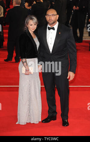 Sarah Jade und Dave Bautista bei der Weltpremiere des neuen James Bond