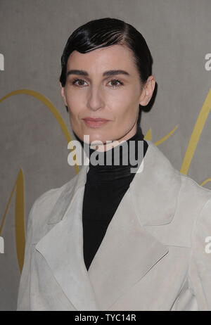 Englisch Modell Erin O'Connor besucht die Burberry Burberry festliche Film Premiere auf der Regent Street in London am 3. November 2015. Foto von Paul Treadway/UPI Stockfoto