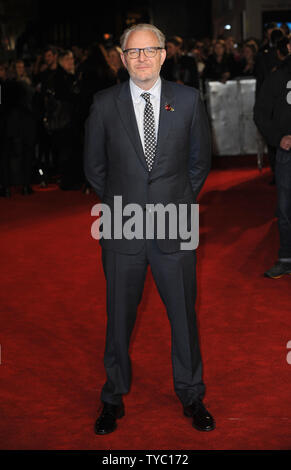 Der amerikanische Regisseur Francis Lawrence besucht die UK-Premiere von "Der Hunger Games: Mocking Jay Teil 2' im Odeon Leicester Square in London am 5. November 2015. Foto von Paul Treadway/UPI Stockfoto