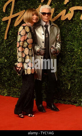 American editor Anna Wintour und Deutsche Designer Karl Lagerfeld an der British Fashion Awards am Kolosseum in London am 23. November 2015. Foto von Rune Hellestad/UPI Stockfoto