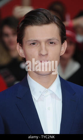 Englisch Schauspieler Tom Holland besucht die UK Premiere von Captain America: Bürgerkrieg am Westfield in London am 26. April 2016. Foto von Paul Treadway/UPI Stockfoto