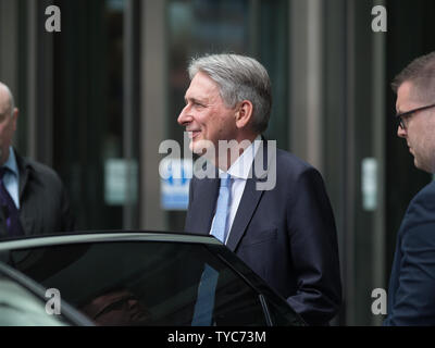 Philip Hammond MP, Schatzkanzler, Abfahrt der BBC nach dem Andrew Marr Show, London, UK mit: Philip Hammond Wo: London, Großbritannien Wann: 26. Mai 2019 Credit: Wheatley/WANN Stockfoto