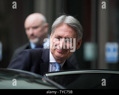 Philip Hammond MP, Schatzkanzler, Abfahrt der BBC nach dem Andrew Marr Show, London, UK mit: Philip Hammond Wo: London, Großbritannien Wann: 26. Mai 2019 Credit: Wheatley/WANN Stockfoto