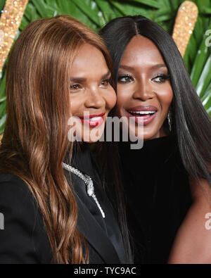 Britische Modell Naomi Campbell und ihre Mutter Valerie Morris besuchen die Fashion Awards in der Royal Albert Hall in London am 4. Dezember 2017. Foto von Rune Hellestad/UPI Stockfoto