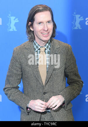 Der amerikanische Regisseur Wes Anderson nimmt ein Foto Aufruf zur Isle of Dogs auf der 68. Berlinale am 15. Februar 2018. Foto von Rune Hellestad/UPI Stockfoto