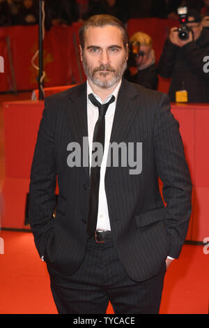 Amerikanischer Schauspieler Joaquin Phoenix nimmt an der 68. Berlinale International Film Festival Premiere von Keine Sorge, er wird nicht weit zu Fuß auf der Berlinale Palast in Berlin am 20. Februar 2018 erhalten. Foto von Paul Treadway/UPI Stockfoto