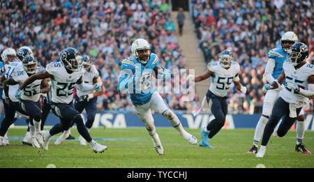 Los Angeles Ladegeräte Wide Receiver Keenan Allen läuft mit dem Fußball in der NFL International Series Match gegen die Tennessee Titans im Wembley Stadion, London am Sonntag, den 21. Oktober 2018. Los Angeles Ladegeräte schlagen Tennessee Titans 20 - 19. Foto von Hugo Philpott/UPI Stockfoto