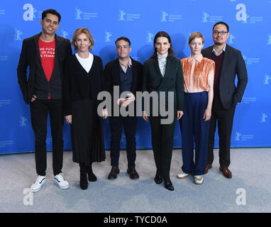 Amerikanische Autor Rajendra Roy, britische Produzent Trudie Styler, der argentinische Regisseur Sebastian Leilo, französische Schauspielerin Juliette Bionoche, deutsche Schauspielerin Sandra Hueller und Amerikanische Filmkritiker Justin Chang nehmen an der Internationalen Jury foto Anruf bei der 69. Berlinale am 7. Februar 2019. Foto von Rune Hellestad/UPI Stockfoto