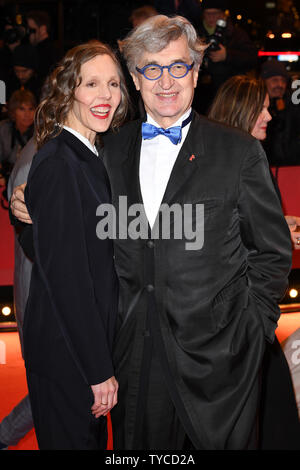 Der deutsche Filmemacher Wim Wenders besucht die Freundlichkeit von Fremden Premiere und Opening Night Gala der 67. Berlinale Die Internationalen Filmfestspiele in Berlin am 7. Februar 2019. Foto von Paul Treadway/UPI Stockfoto