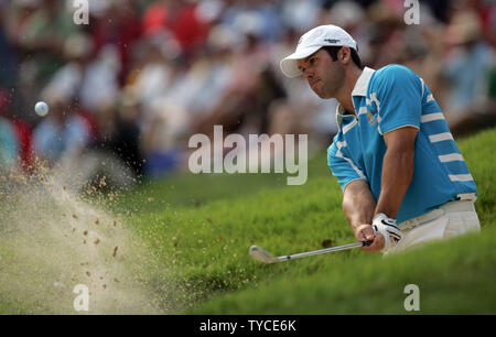 Das Team Europa Paul Casey Späne aus einem Bunker auf dem 14 Grün im 4-Ball Spiel gegen Team USA während der zweiten Runde der Ryder Schale an der Valhalla Golf Club in Louisville, Kentucky am 20. September 2008. (UPI Foto/Markierung Cowan) Stockfoto