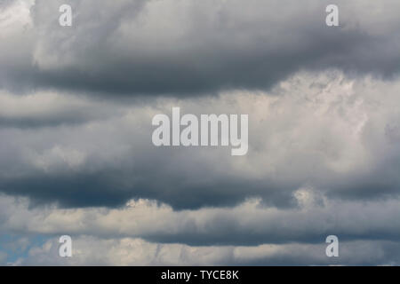Wolken Hintergrund cumulonimbus cloud Formationen vor dem Sturm Stockfoto