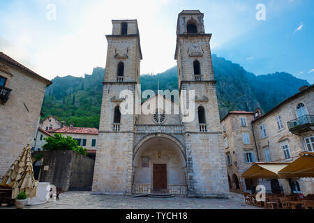 Sankt-tryphon römisch-katholische Kathedrale, Weltkulturerbe der UNESCO, Kotor, Montenegro Stockfoto