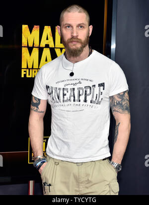 Schauspieler Tom Hardy nimmt an Warner Bros. Pictures' Das große Bild, eine exklusive Präsentation im Caesars Palace während CinemaCon, die offizielle Konvention der Nationalen Vereinigung der Theater Inhaber, in Las Vegas, Nevada am 21. April 2015. UPI/David Becker Stockfoto