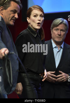 Schauspielerin Julianne Moore (C) erscheint im Caesars Palace während CinemaCon, die offizielle Konvention der Nationalen Vereinigung der Theater Inhaber, in Las Vegas, Nevada am 23. April 2015. Foto von David Becker/UPI Stockfoto