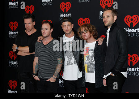 Pop Band OneRepublic kommt für die iHeartRadio Musikfestival auf der T-Mobile Arena in Las Vegas, Nevada am 23. September 2016. Foto von James Atoa/UPI Stockfoto